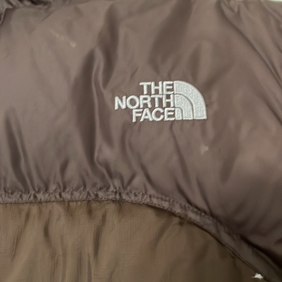 North face brown 700 jacket as seen on Kendall Jenner - Picture 7 of 9